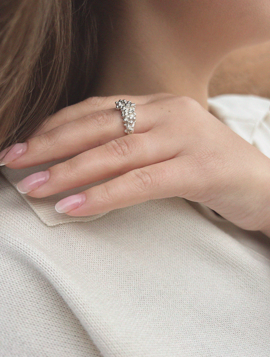 LIVETS BUBBLOR - RING MELLAN